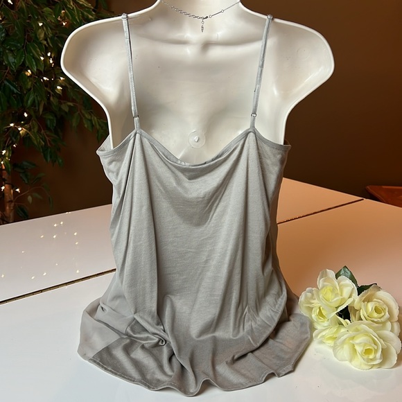 BANANA REPUBLICAN BEIGE FLOWING SPAGHETTI STRAP TOP SIZE SMALL. - Picture 7 of 12